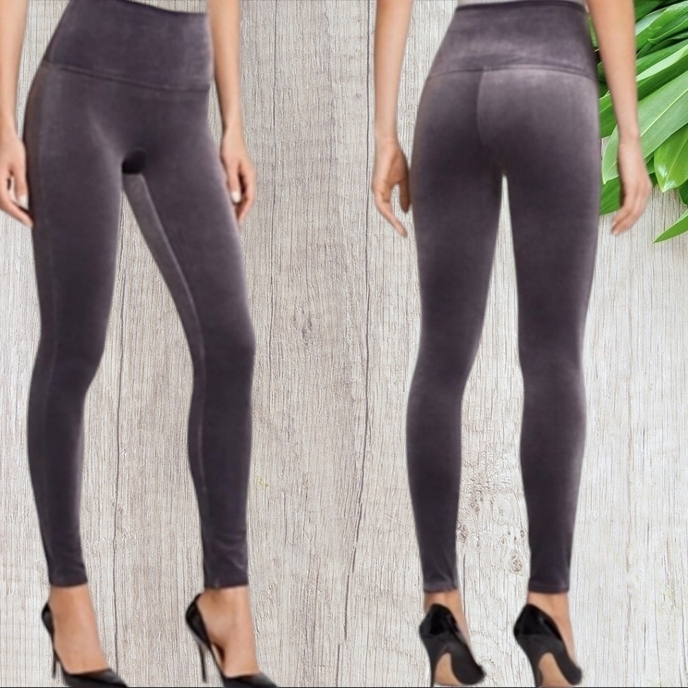 SPANX Ready to WOW Velvet Leggings in Silver Chrome in size Large Like New